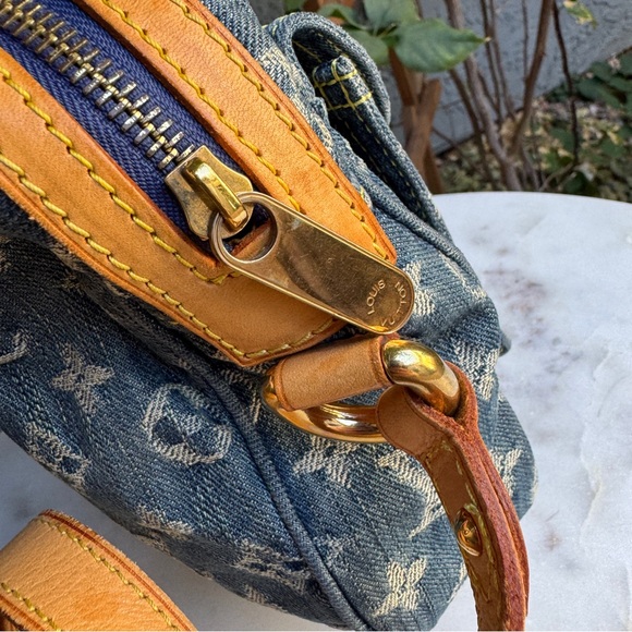 Louis Vuitton Monogram Denim Camera Bag Crossbody - Picture 12 of 16